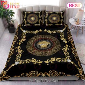 Limited Edition Versace Black Bedding Set Hot 2023 VS Gifts Unisex