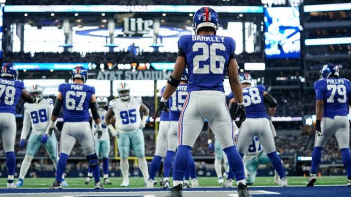 New York Giants Hoodie: Stay Warm and Show Your Giants Pride in Style!