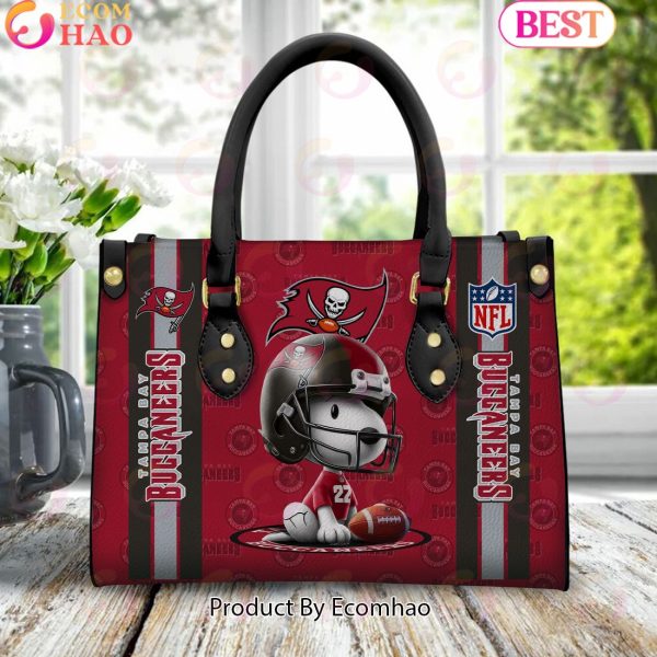 Custom Name NFL Tampa Bay Buccaneers Snoopy 3D Women Leather Hand Bag