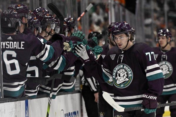 Anaheim Ducks Hoodie: Show off your team pride with style and solid team spirit in cozy comfort