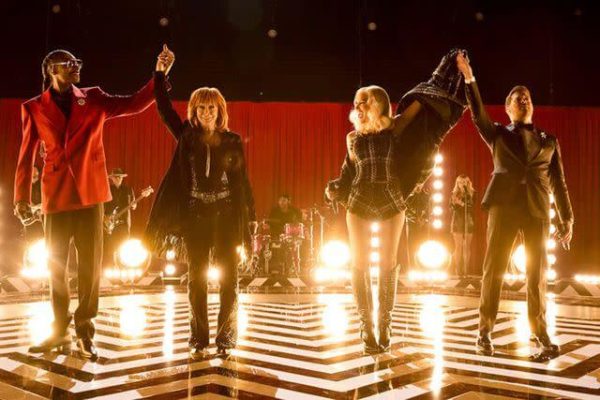 A Historic Performance: The Voice Coaches Unite